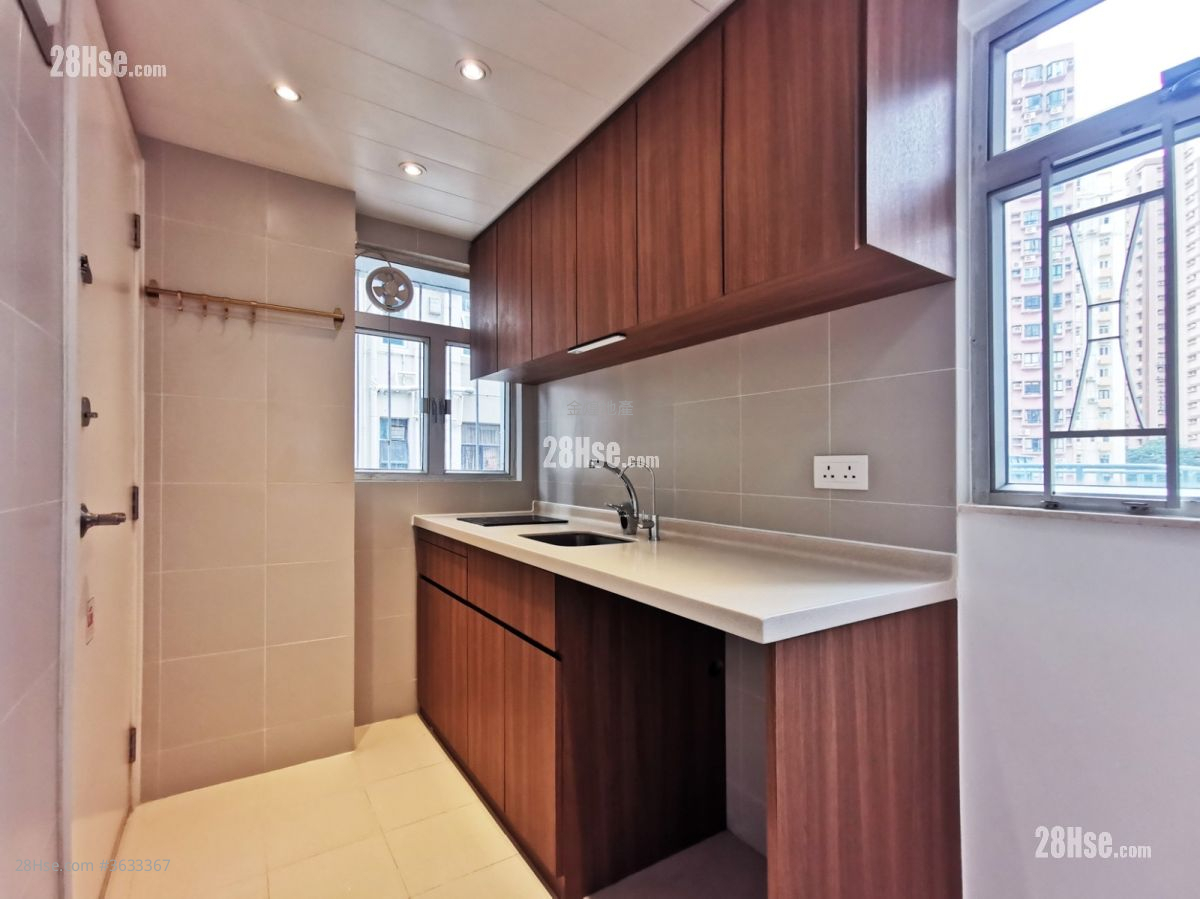 景光街16-22号 租盘 2 房 443 平方尺 ( 41.2 平方米 )