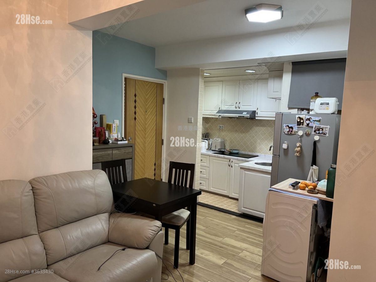 Tak Bo Garden Sell 2 Bedrooms , 1 Bathroom 381 ft² ( 35.4 m² )