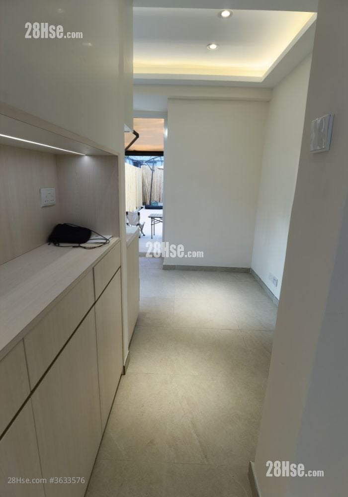 Wun Fat Building Rental 2 Bedrooms , 1 Bathroom 269 ft² ( 25.0 m² )