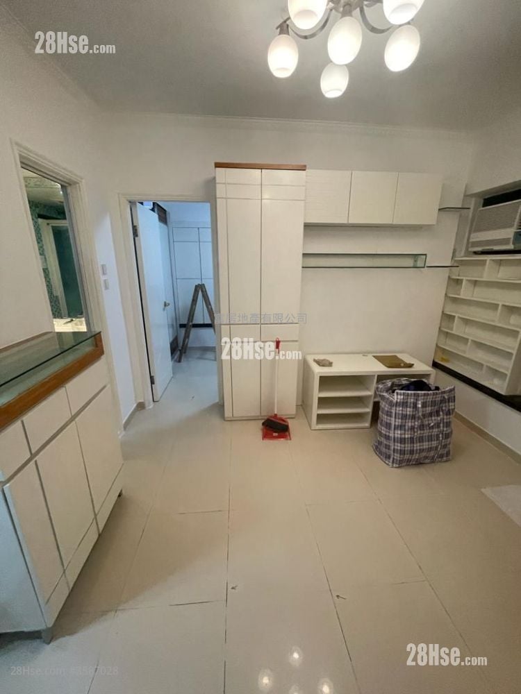 Florence Plaza Rental 1 Bedroom , 1 Bathroom 339 ft² ( 31.5 m² )