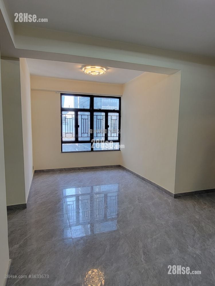 Yue Man Centre Rental 3 Bedrooms , 1 Bathroom 574 ft² ( 53.3 m² )