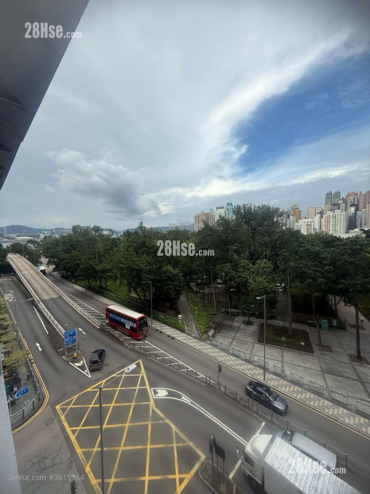 Greenfield Mansion Sell 3 Bedrooms , 2 Bathrooms 1,230 ft² ( 114.3 m² )