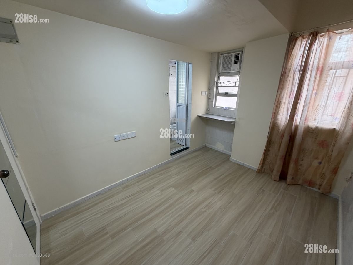 Lai King Building Rental Studio , 1 Bathroom 130 ft² ( 12.1 m² )