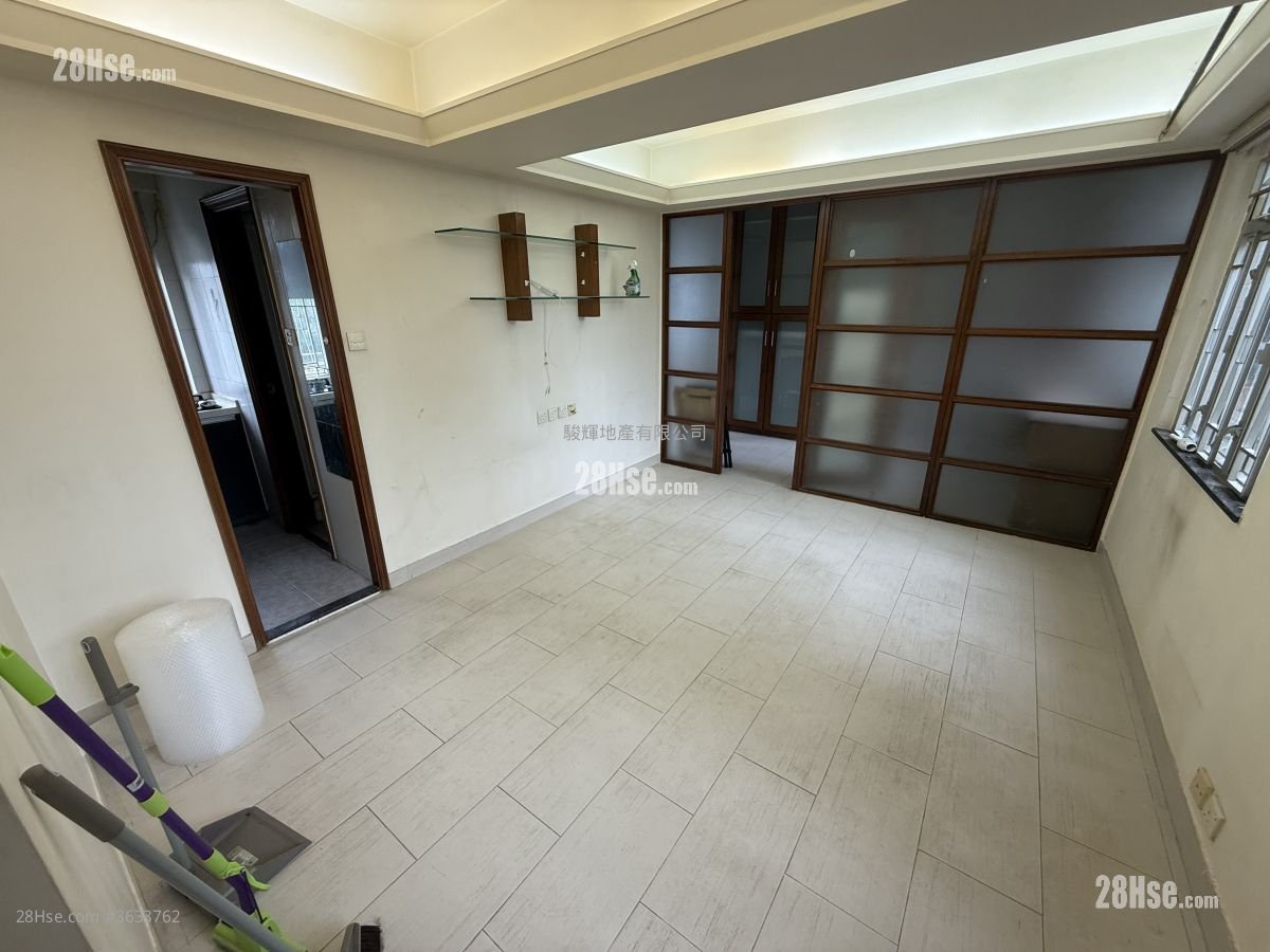 文豪阁 租盘 2 房 , 1 浴室 410 平方尺 ( 38.1 平方米 )