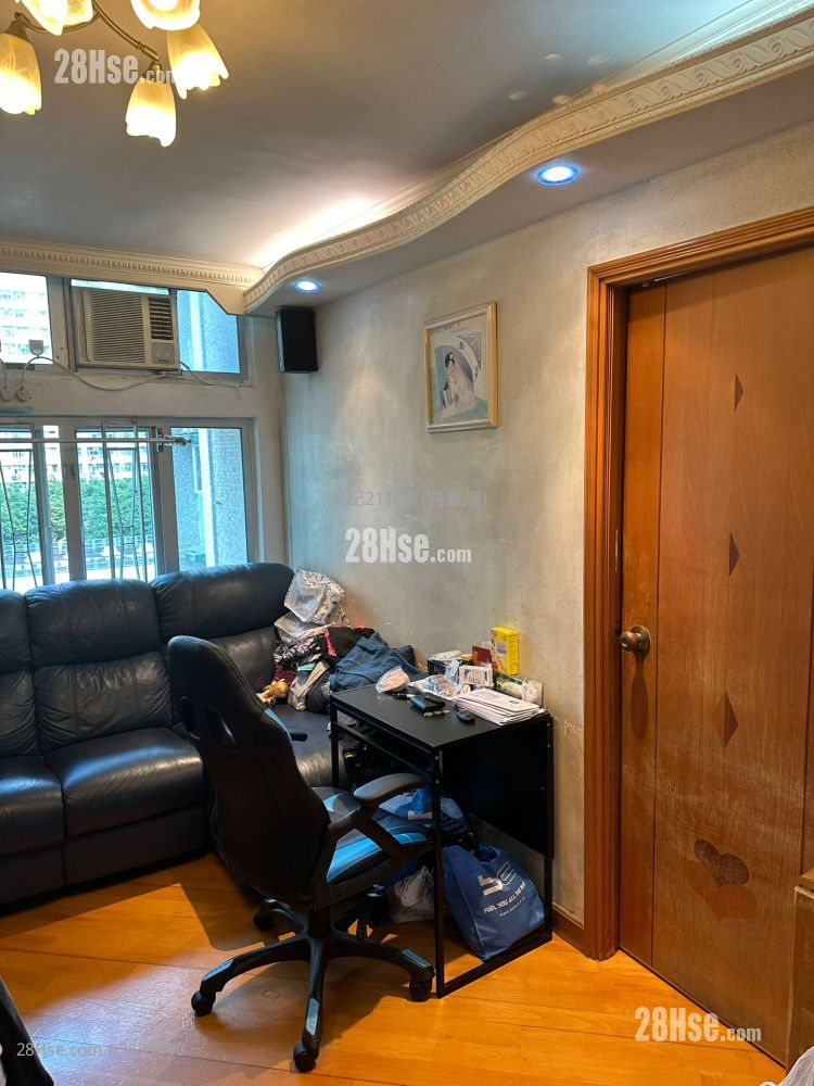 Chung Ming Court Sell 2 Bedrooms , 1 Bathroom 401 ft² ( 37.3 m² )