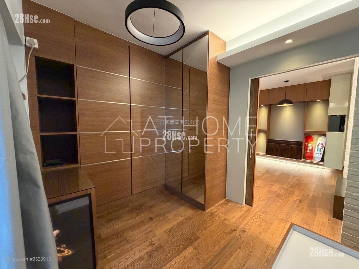 Tycoon Court Rental 388 ft² ( 36.0 m² )