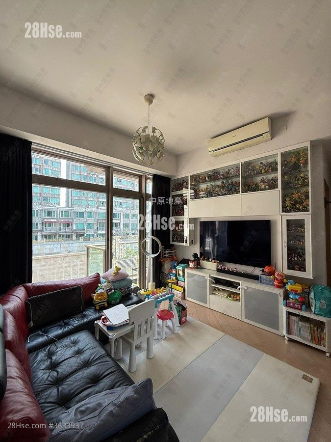 The Woodside Sell 3 Bedrooms , 2 Bathrooms 840 ft² ( 78.0 m² )