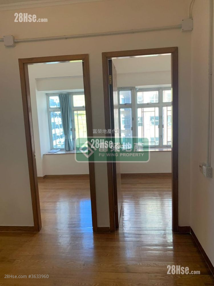 Hung Wai Building Sell 2 Bedrooms , 1 Bathroom 305 ft² ( 28.3 m² )