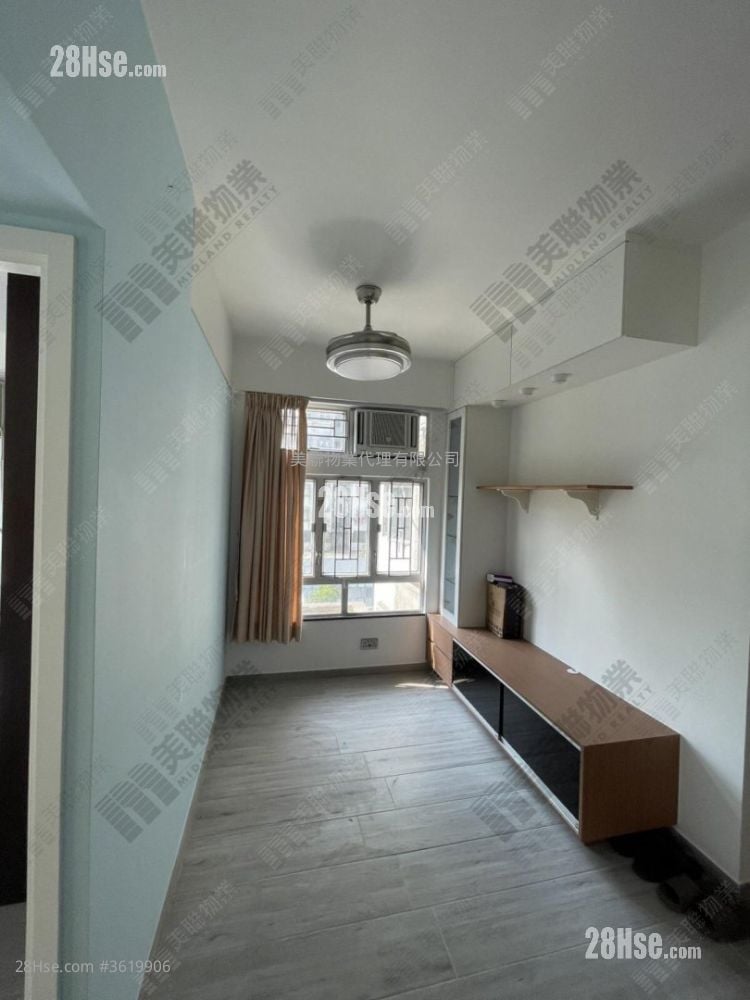 Tsuen Cheong Centre Rental 2 Bedrooms , 1 Bathroom 368 ft² ( 34.2 m² )
