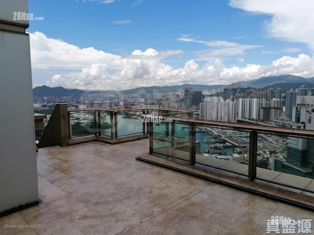 One Silversea Sell 3 Bedrooms , 2 Bathrooms 670 ft² ( 62.2 m² )