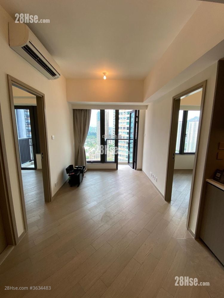 Regency Bay Sell 2 Bedrooms , 1 Bathroom 420 ft² ( 39.0 m² )