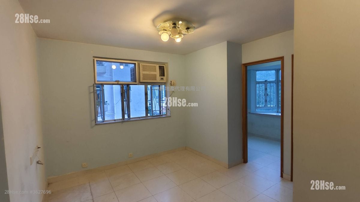 Tsuen Wan Centre Sell 2 Bedrooms , 1 Bathroom 374 ft² ( 34.7 m² )