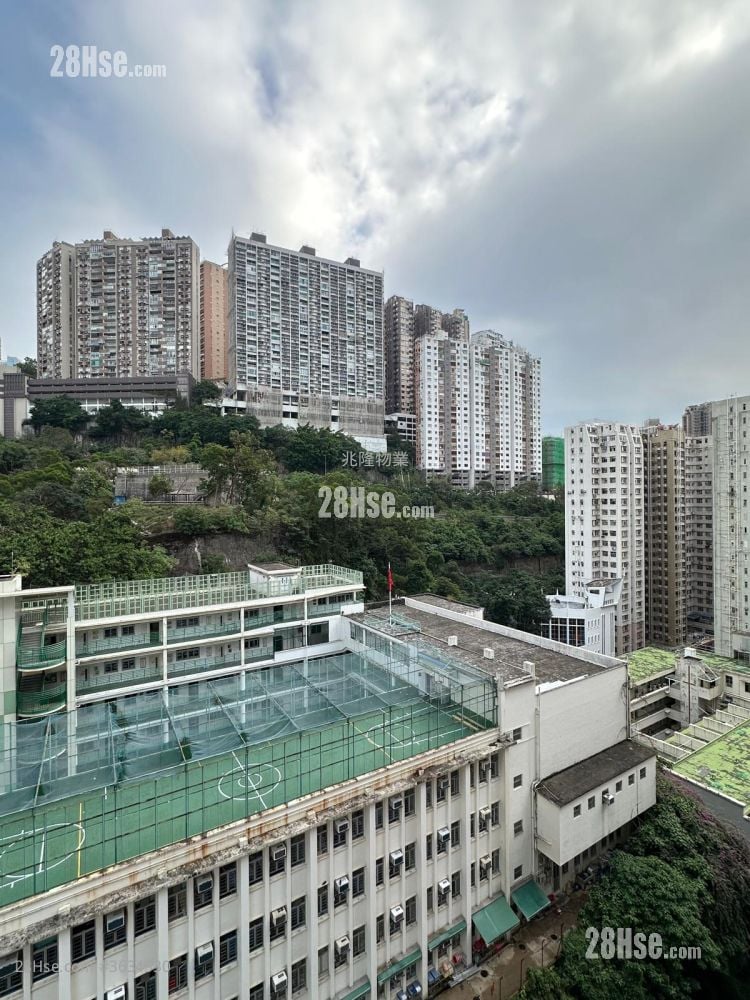 Maple Gardens Sell 2 Bedrooms , 1 Bathroom 412 ft² ( 38.3 m² )