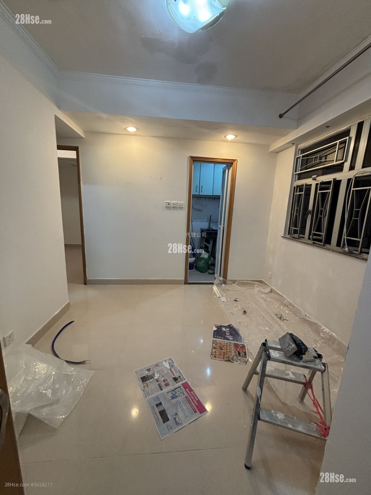 Honour Building Rental 2 Bedrooms , 1 Bathroom 310 ft² ( 28.8 m² )