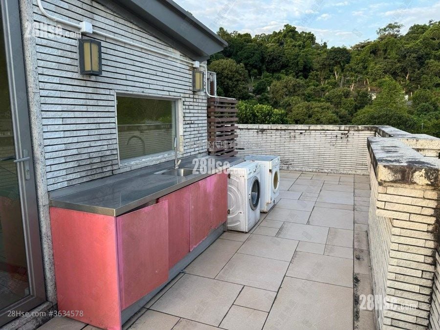 歌赋岭 租盘 1,315 平方尺 ( 122.2 平方米 )