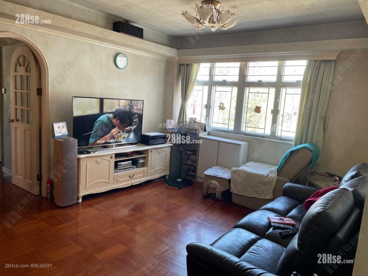 海燕花园 售盘 3 房 750 平方尺 ( 69.7 平方米 )