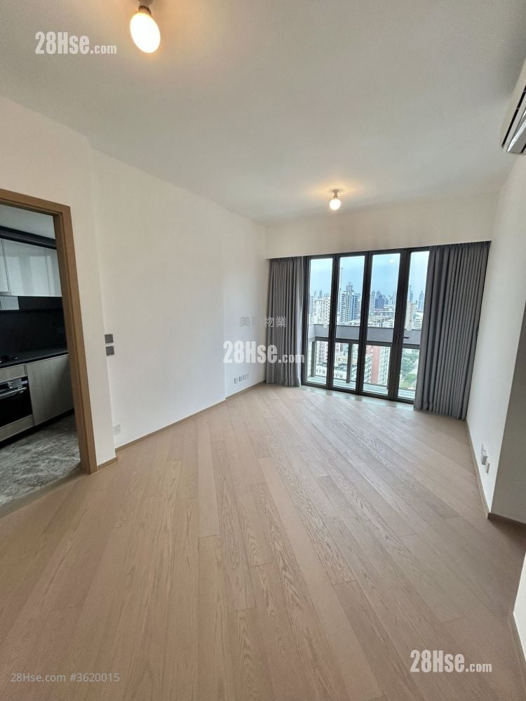 Sutton Rental 650 ft² ( 60.4 m² )