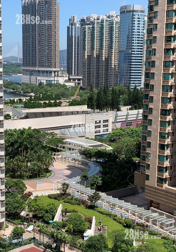 Charming Garden Rental 3 Bedrooms , 2 Bathrooms 592 ft² ( 55.0 m² )