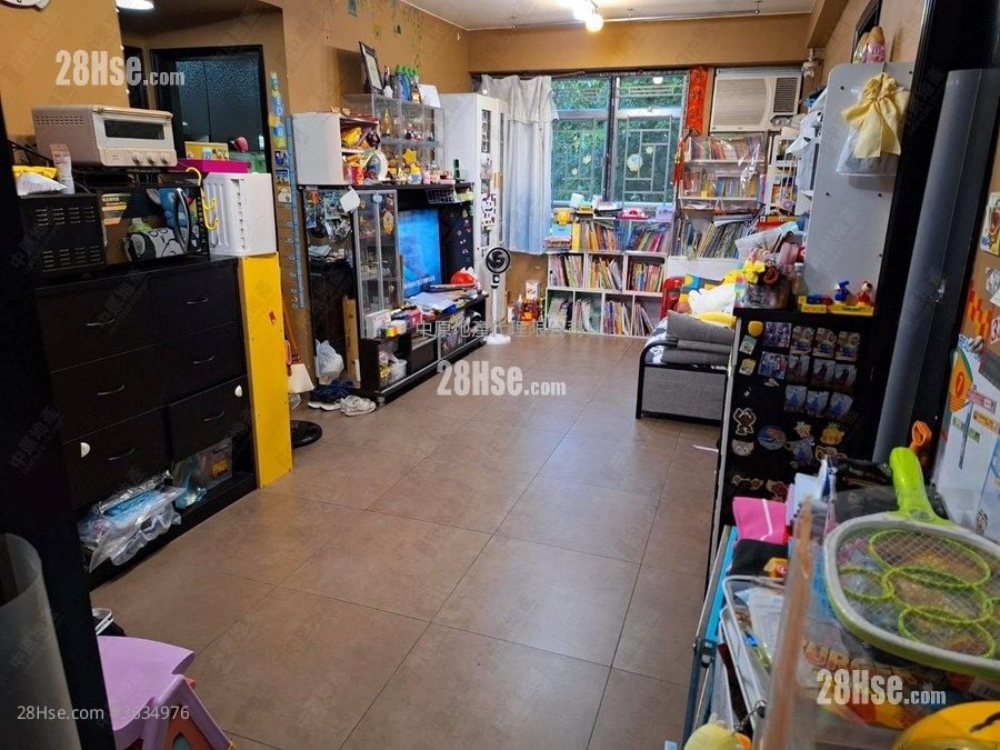 Treasure Court Sell 3 Bedrooms 594 ft² ( 55.2 m² )