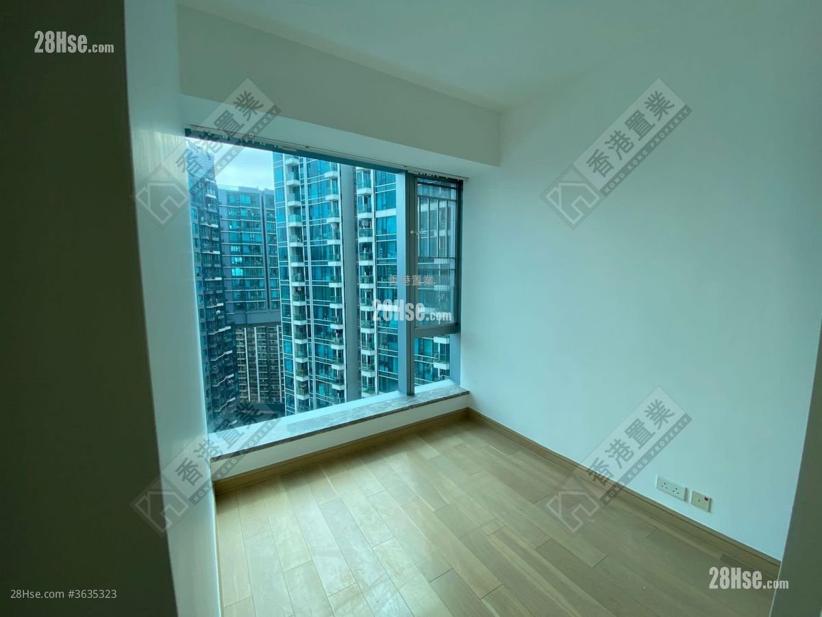 The Parkside Rental 2 Bedrooms , 1 Bathroom 517 ft² ( 48.0 m² )