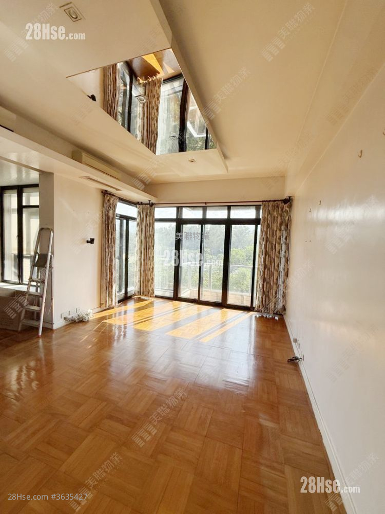 Golf Parkview Sell 3 Bedrooms , 2 Bathrooms 1,111 ft² ( 103.2 m² )