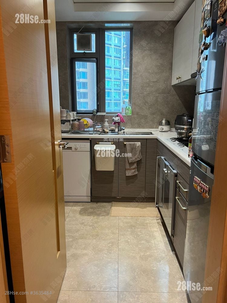 The Wings Rental 3 Bedrooms , 2 Bathrooms 872 ft² ( 81.0 m² )