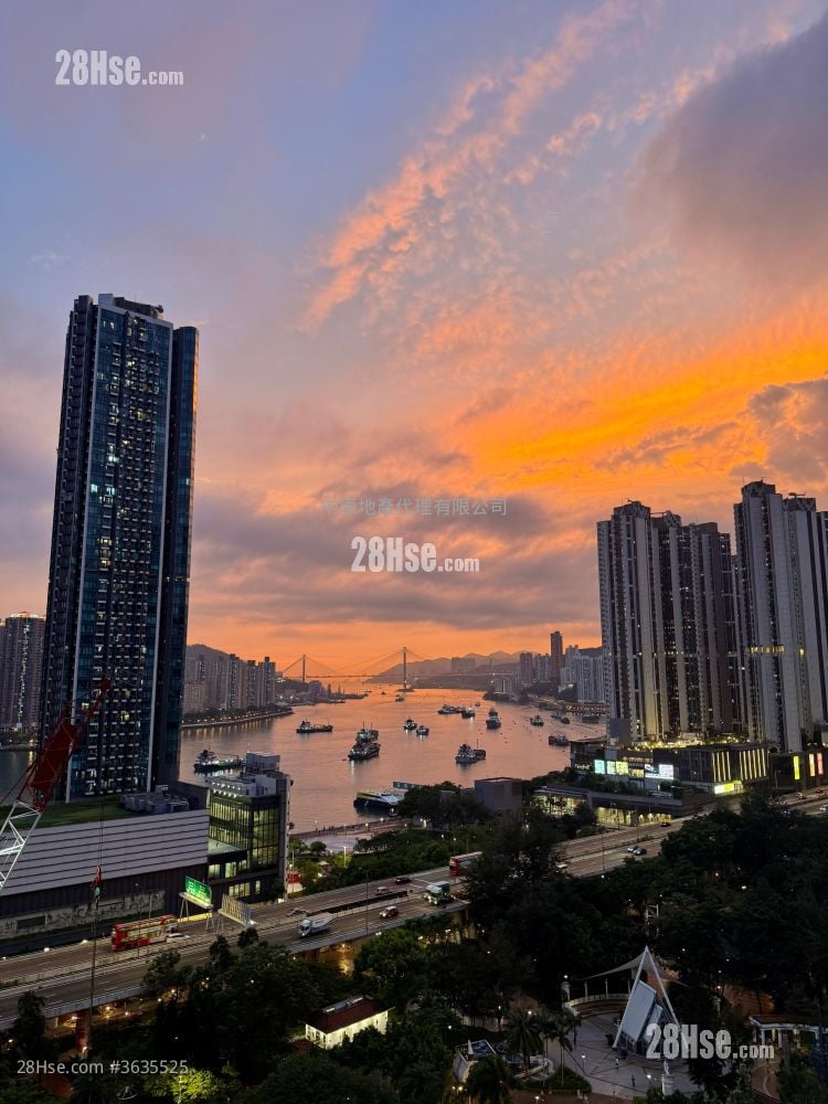 Aurora Sell 3 Bedrooms , 2 Bathrooms 644 ft² ( 59.8 m² )