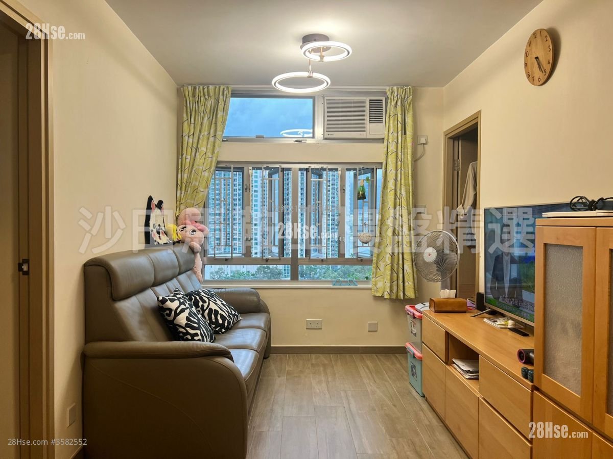 Kam On Court Sell 2 Bedrooms , 1 Bathroom 401 ft² ( 37.3 m² )