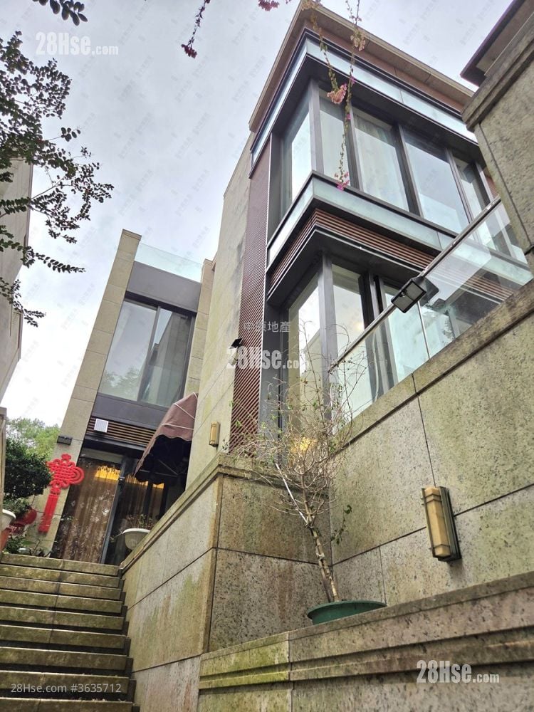 Valais Sell 3 Bedrooms , 5+ Bathrooms 2,792 ft² ( 259.4 m² )