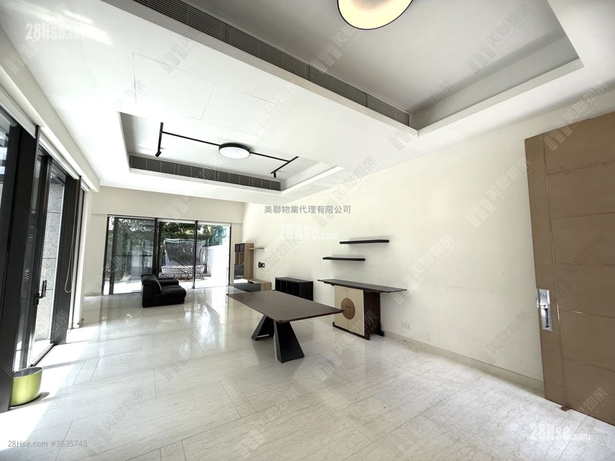 Valais Sell 3 Bedrooms 2,792 ft² ( 259.4 m² )