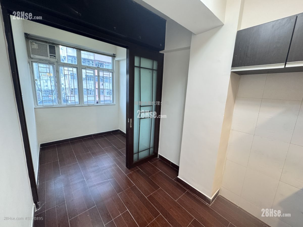 协群楼 租盘 1 房 , 1 浴室 150 平方尺 ( 13.9 平方米 )