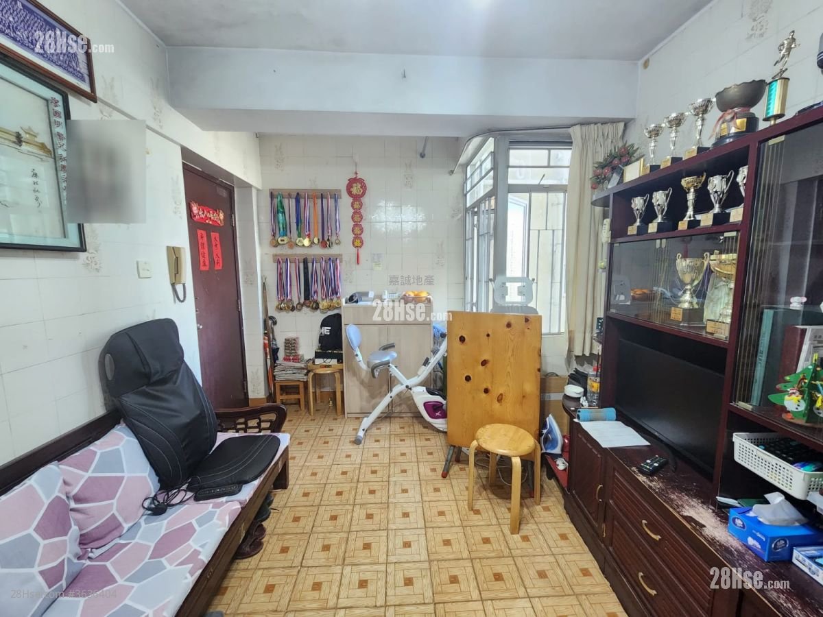 Tai Po Plaza Sell 390 ft² ( 36.2 m² )