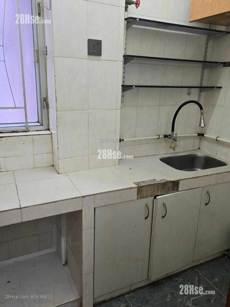 Ko Mong Building Rental 1 Bedroom , 1 Bathroom 294 ft² ( 27.3 m² )