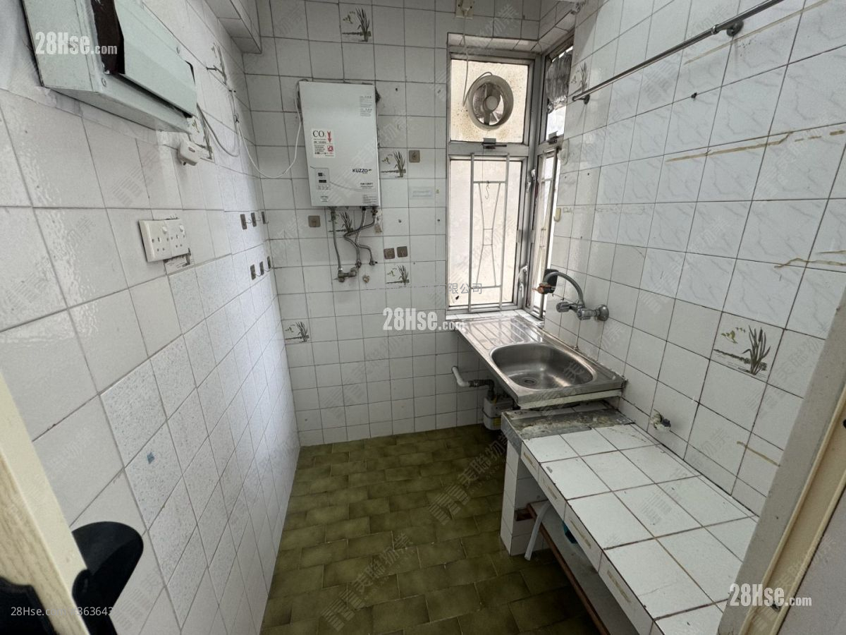 Wealthy Garden Sell 2 Bedrooms , 1 Bathroom 313 ft² ( 29.1 m² )