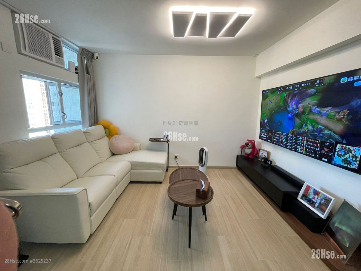 Yiu On Estate Sell 2 Bedrooms , 1 Bathroom 443 ft² ( 41.2 m² )