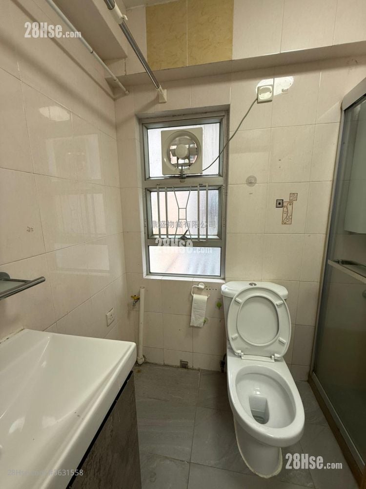 枫林花园 租盘 3 房 , 2 浴室 615 平方尺 ( 57.1 平方米 )