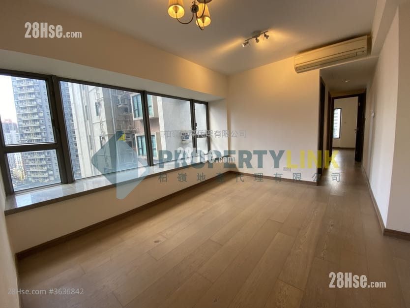 Centrepoint Sell 2 Bedrooms , 1 Bathroom 488 ft² ( 45.3 m² )