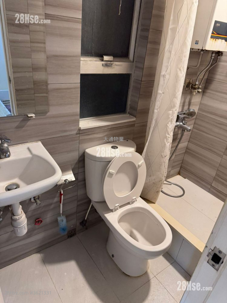 Hoi Lee Building Rental Studio , 1 Bathroom 194 ft² ( 18.0 m² )