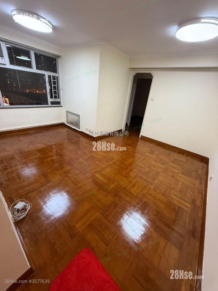 Hong Tin Court Rental 3 Bedrooms , 1 Bathroom 531 ft² ( 49.3 m² )