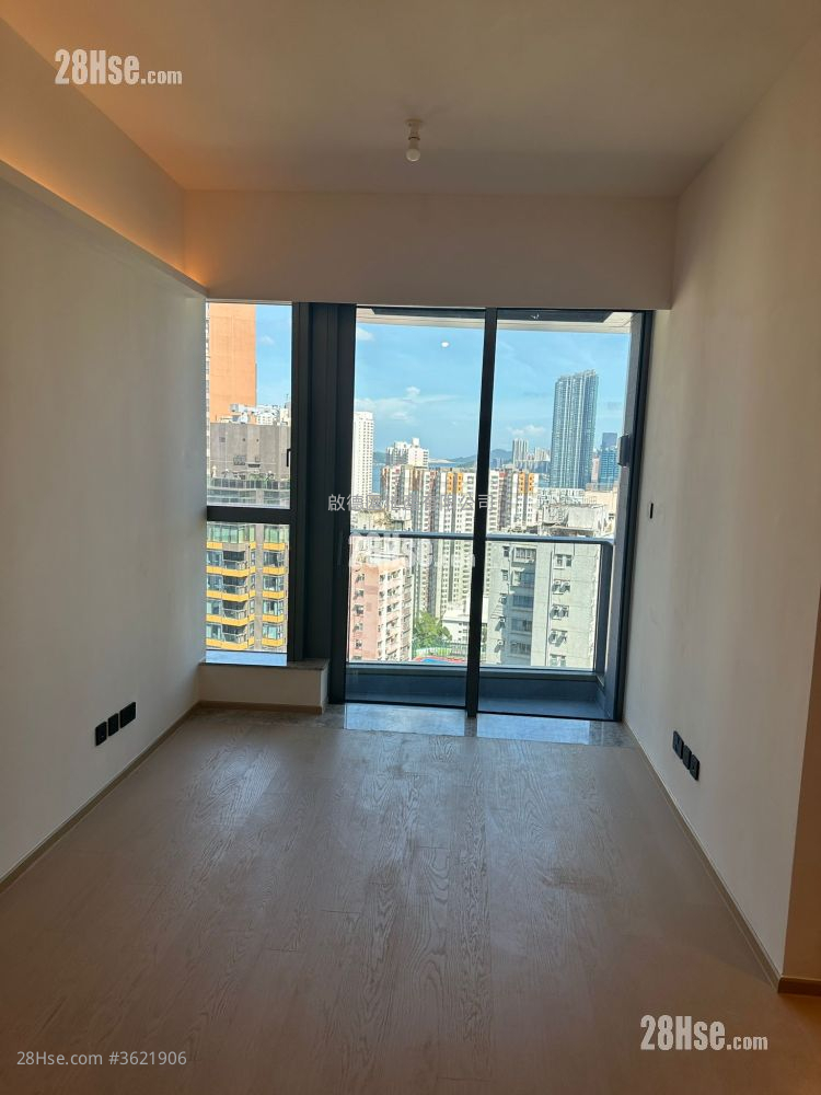 In One Rental 2 Bedrooms , 1 Bathroom 461 ft² ( 42.8 m² )