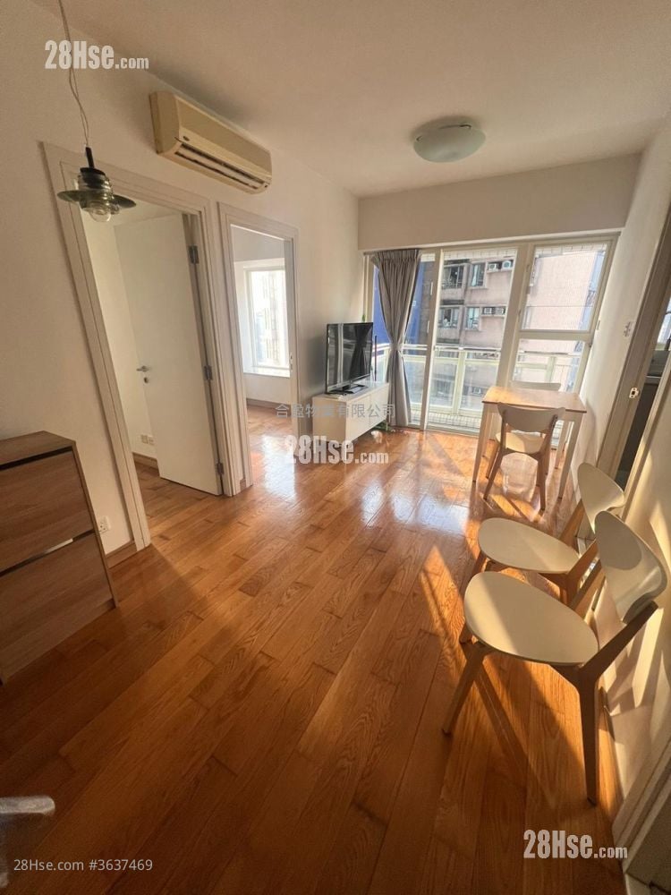 Centre Stage Rental 2 Bedrooms , 1 Bathroom 400 ft² ( 37.2 m² )