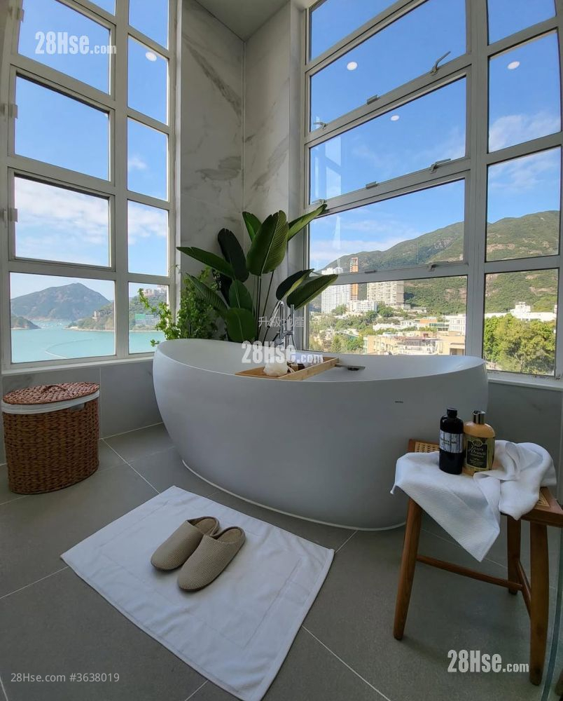 南湾道12A号 租盘 4 房 , 3 浴室 2,882 平方尺 ( 267.7 平方米 )