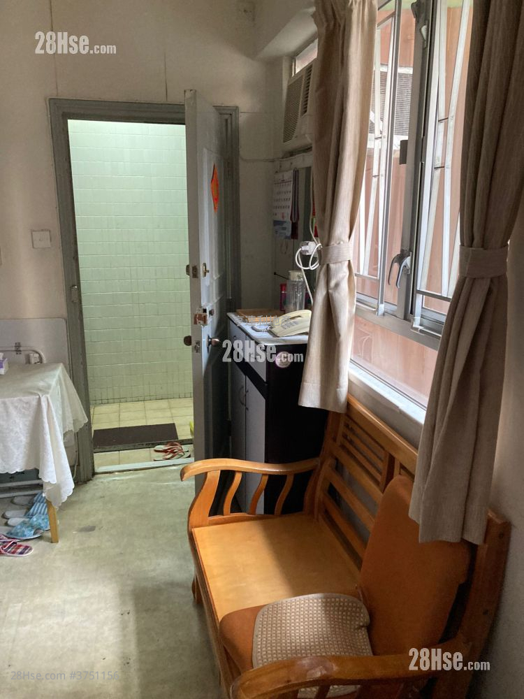 Tung Ho Building Sell 1 Bedroom , 1 Bathroom 220 ft² ( 20.4 m² )