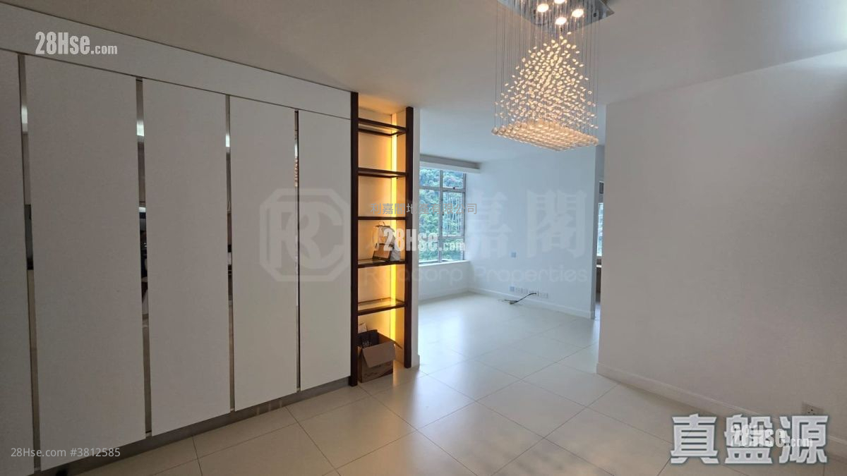 Academic Terrace Sell 2 Bedrooms 531 ft² ( 49.3 m² )