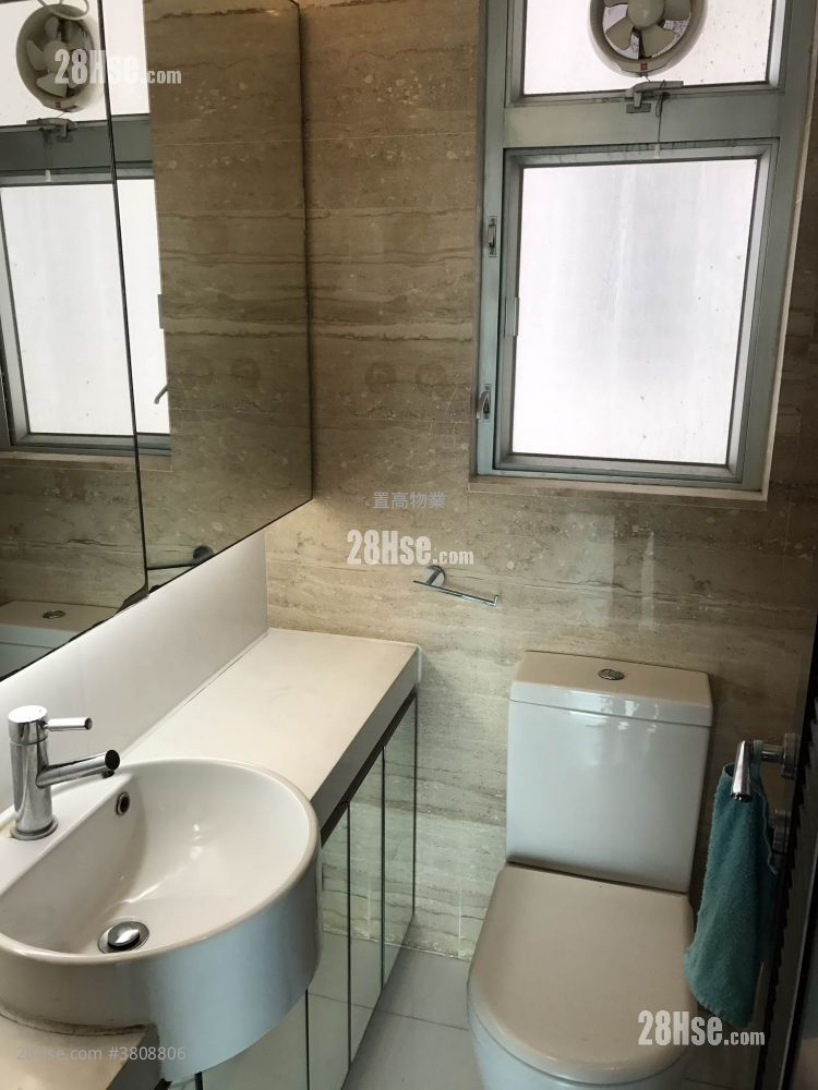 Grand Waterfront Sell 2 Bedrooms , 1 Bathroom 361 ft² ( 33.5 m² )