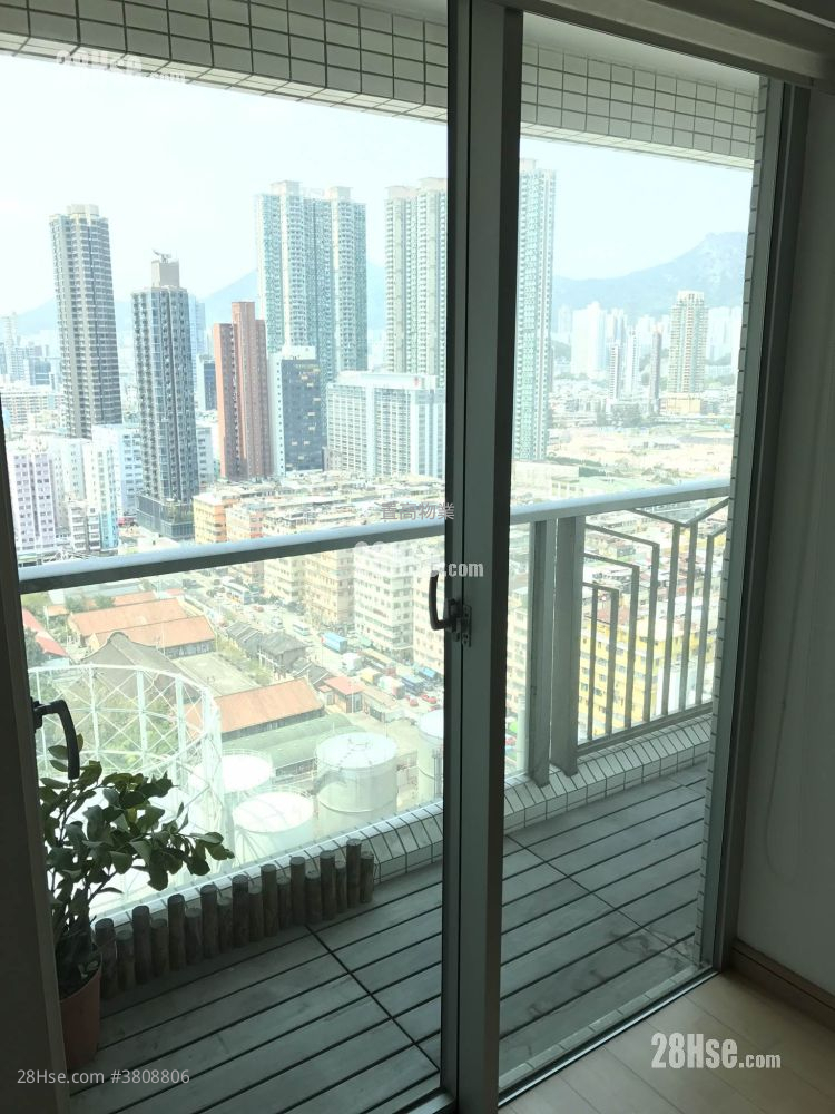 Grand Waterfront Sell 2 Bedrooms , 1 Bathroom 361 ft² ( 33.5 m² )