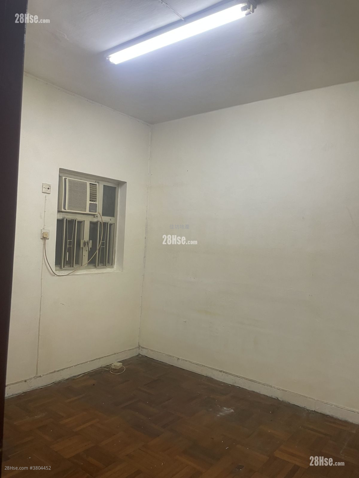 Metropole Building Rental 3 Bedrooms , 1 Bathroom 647 ft² ( 60.1 m² )