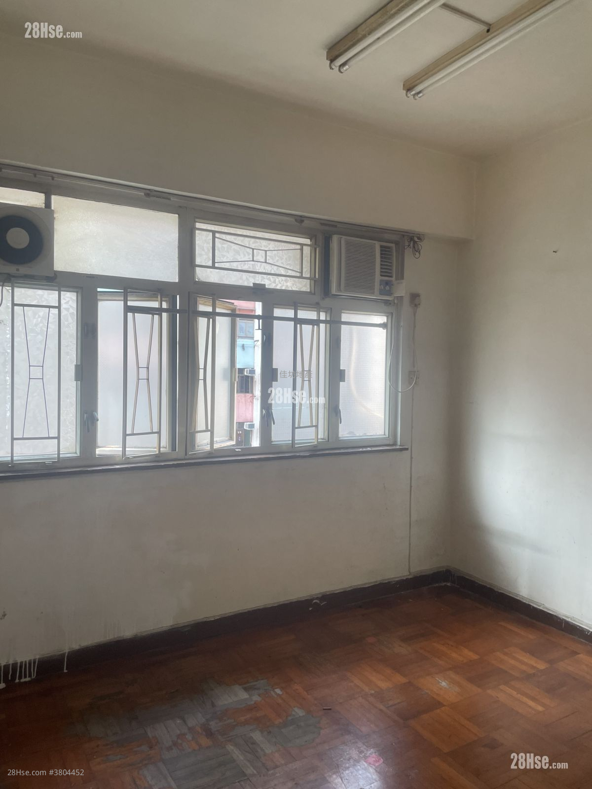 Metropole Building Rental 3 Bedrooms , 1 Bathroom 647 ft² ( 60.1 m² )