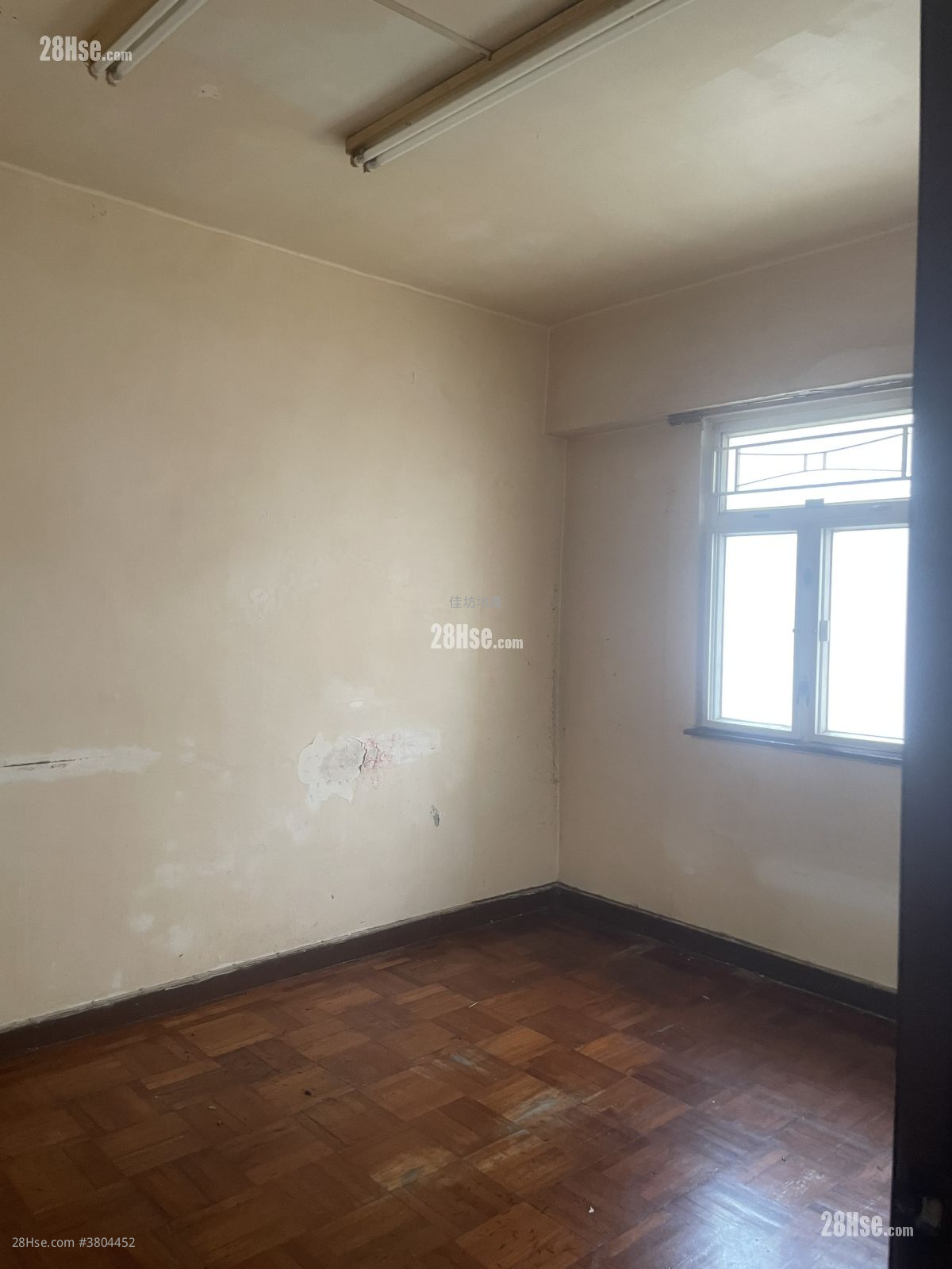 Metropole Building Rental 3 Bedrooms , 1 Bathroom 647 ft² ( 60.1 m² )
