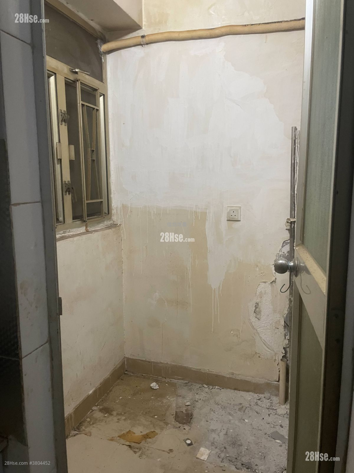 Metropole Building Rental 3 Bedrooms , 1 Bathroom 647 ft² ( 60.1 m² )